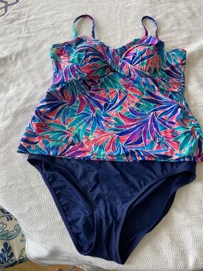Christina 2 piece bathing suit new without tags never worn Size 18